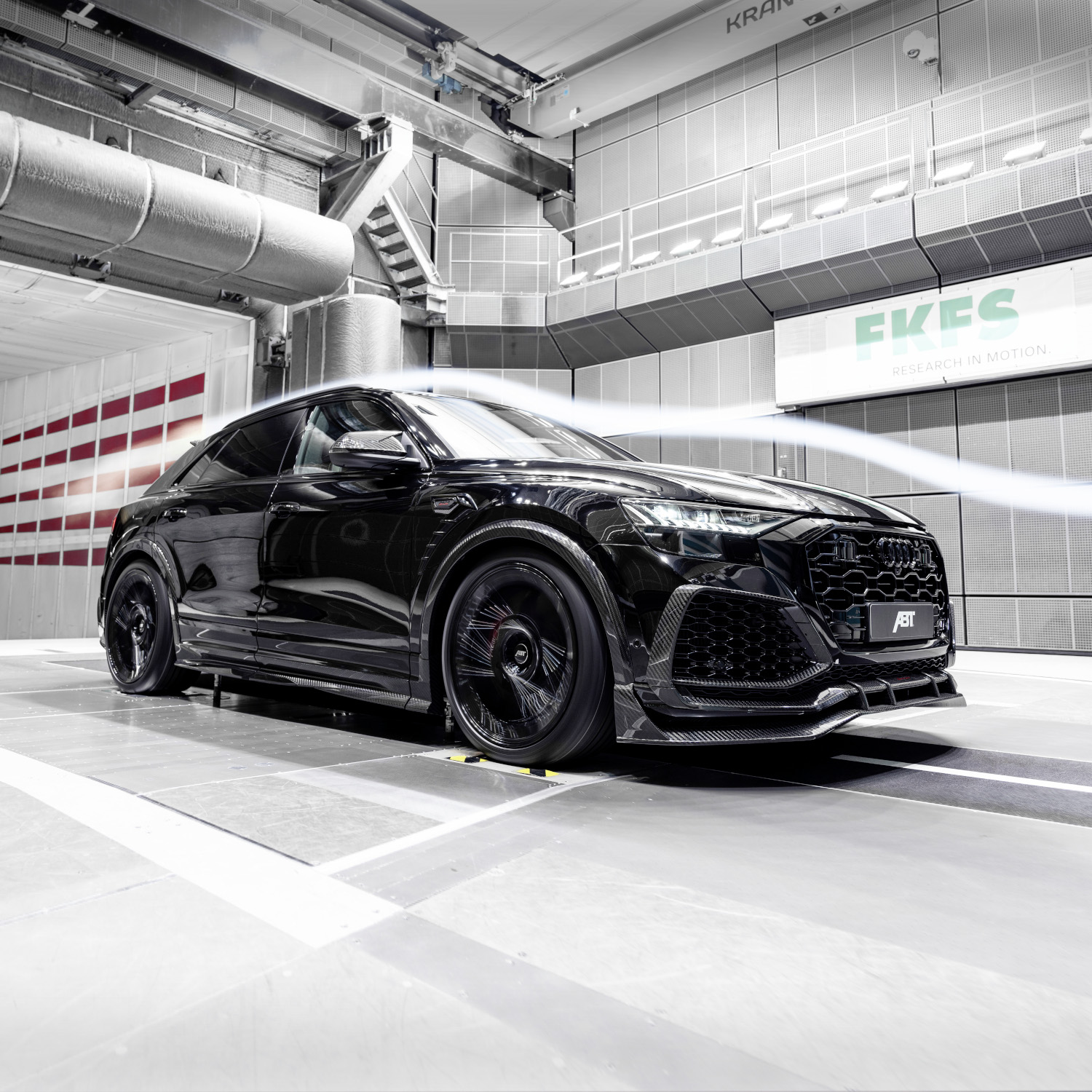 Black RSQ8 Signature Edition side view in the car park